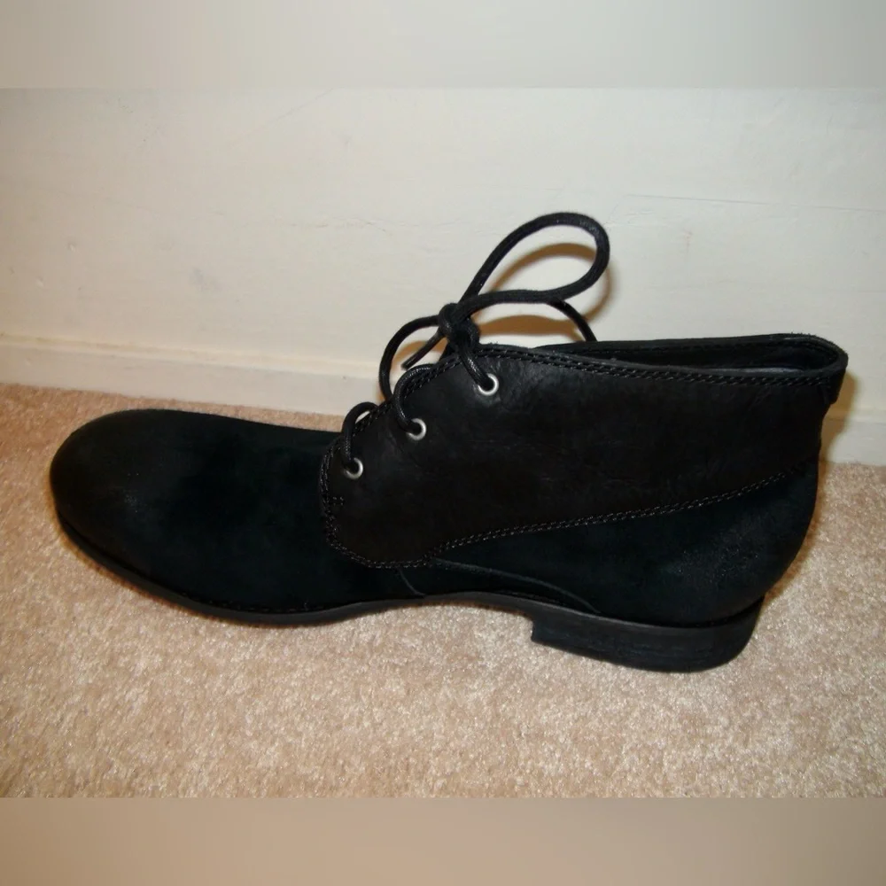 NWOB UGG Men's Worthing Lace Up Ankle Boots